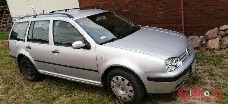 2003' Volkswagen Golf photo #1