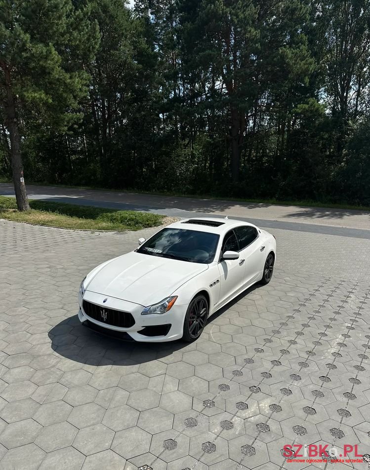 2017' Maserati Quattroporte S Q4 Gransport photo #6