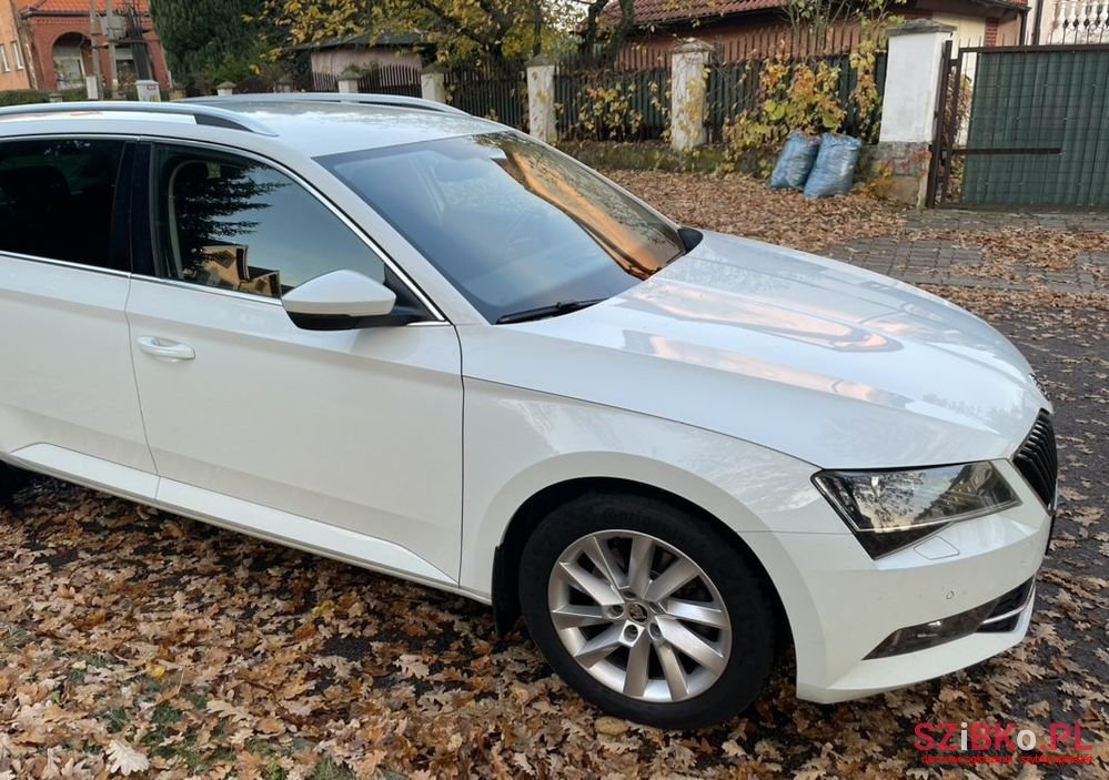 2018' Skoda Superb 2.0 Tdi 4X4 Style Dsg photo #5
