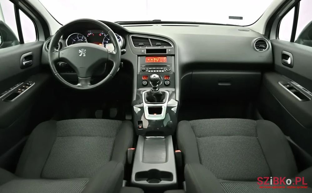 2010' Peugeot 5008 photo #5