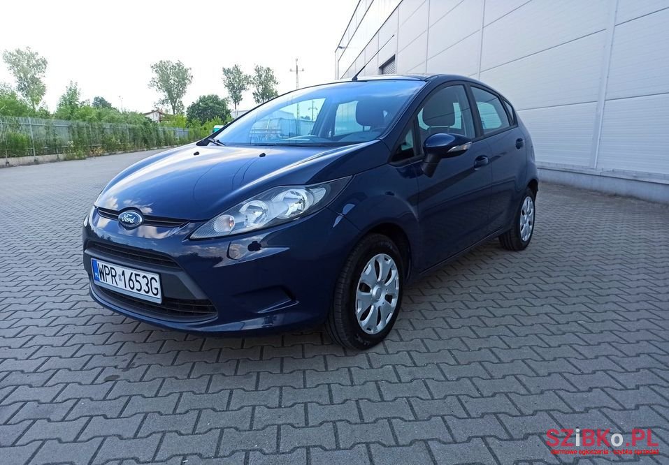 2011' Ford Fiesta photo #1