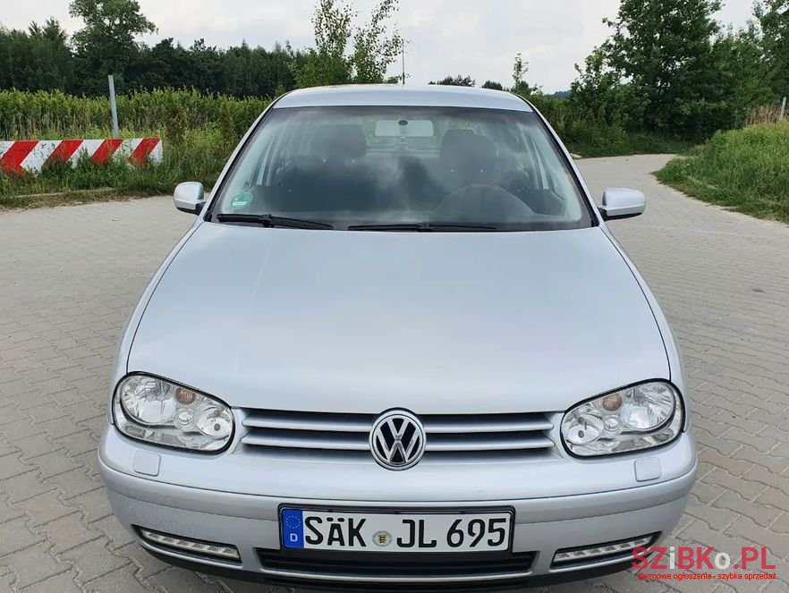 2003' Volkswagen Golf photo #3