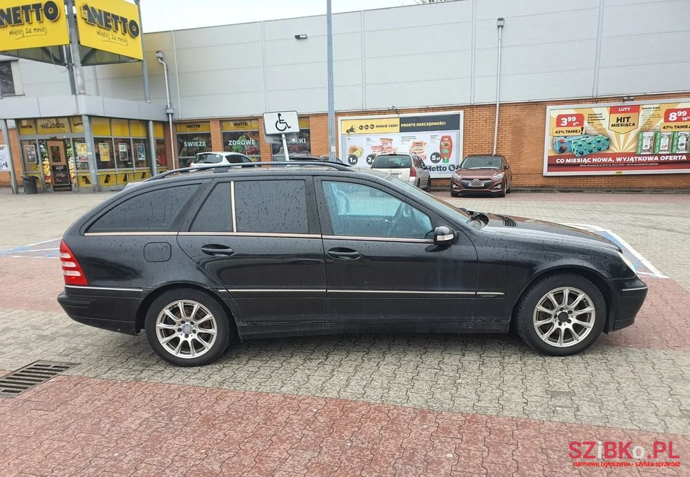 2004' Mercedes-Benz C-Class photo #3