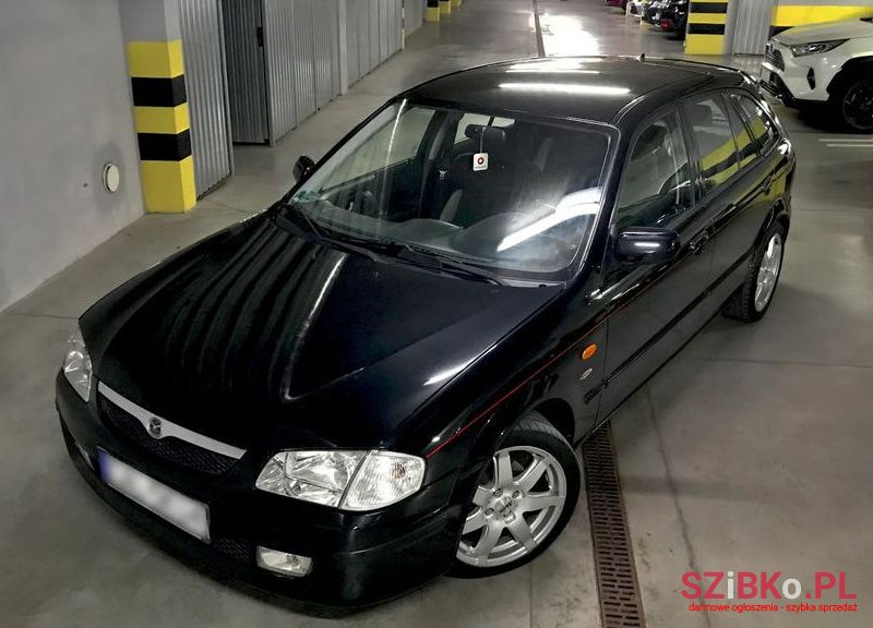  2000' Mazda 323 en venta 🔹 Lodz, Polonia