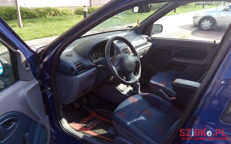 1998' Renault Clio photo #4