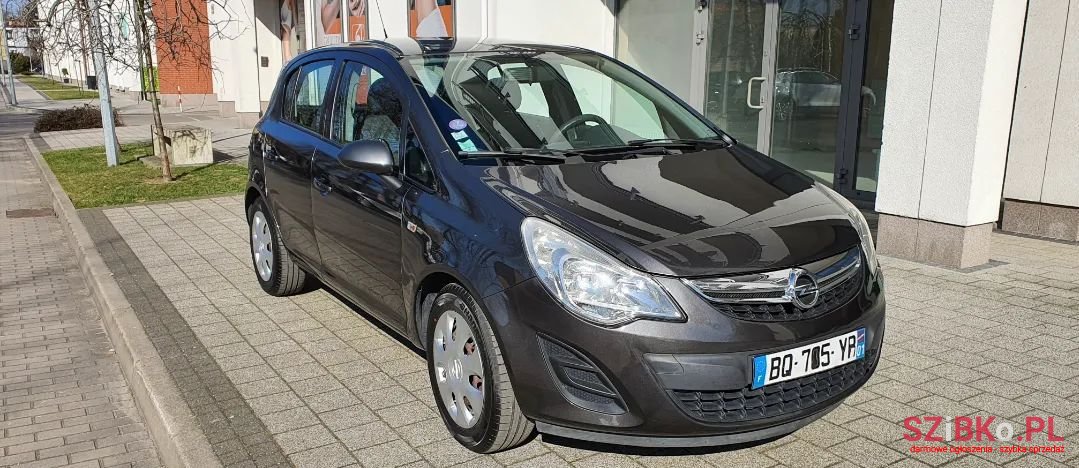 2011' Opel Corsa photo #2