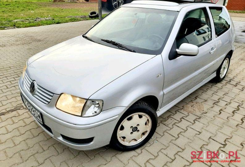 2001' Volkswagen Polo photo #1