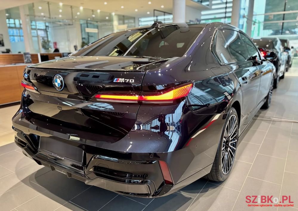 2024' BMW i7 M70 Xdrive photo #5