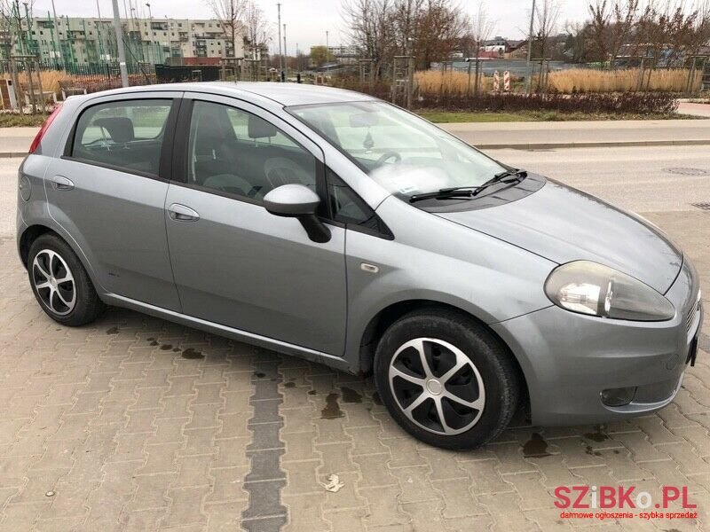 2009' Fiat Punto photo #4