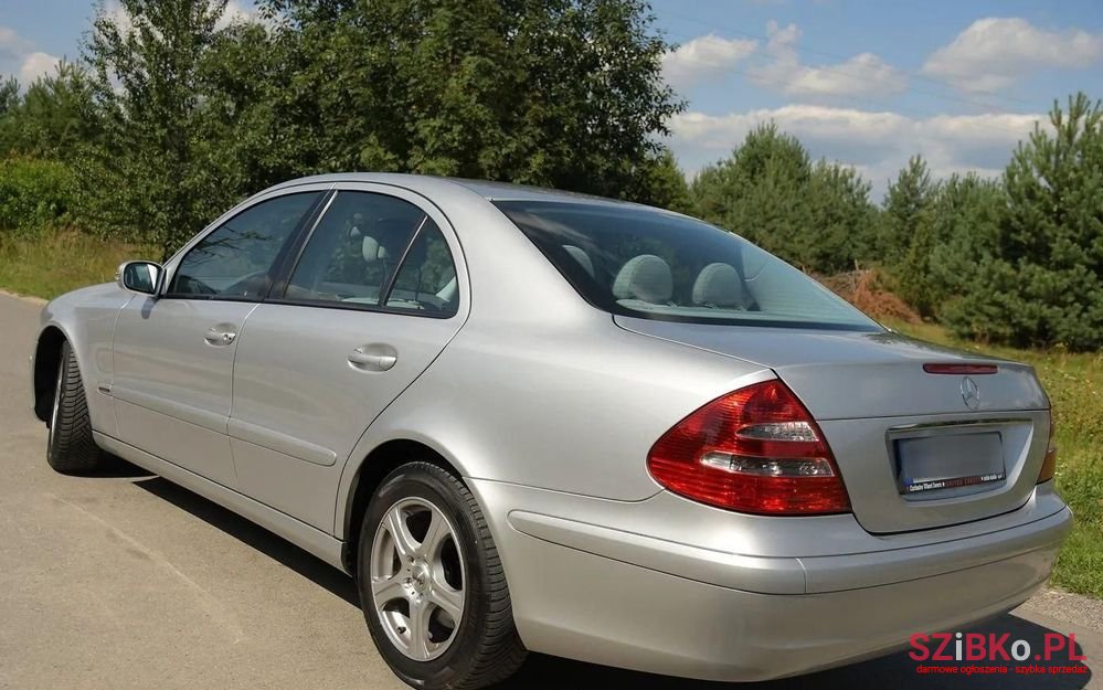 2005' Mercedes-Benz E-Class 200 photo #5