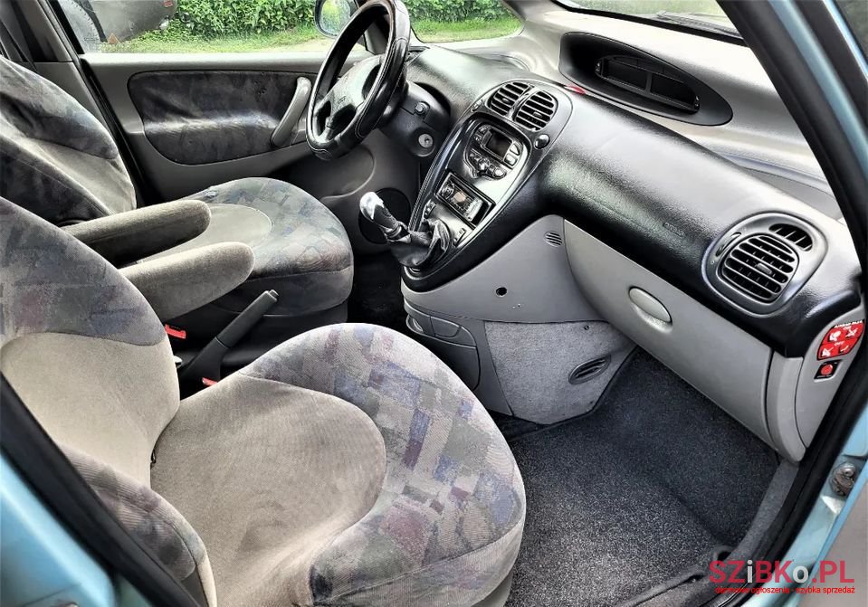 2001' Citroen Xsara Picasso photo #5