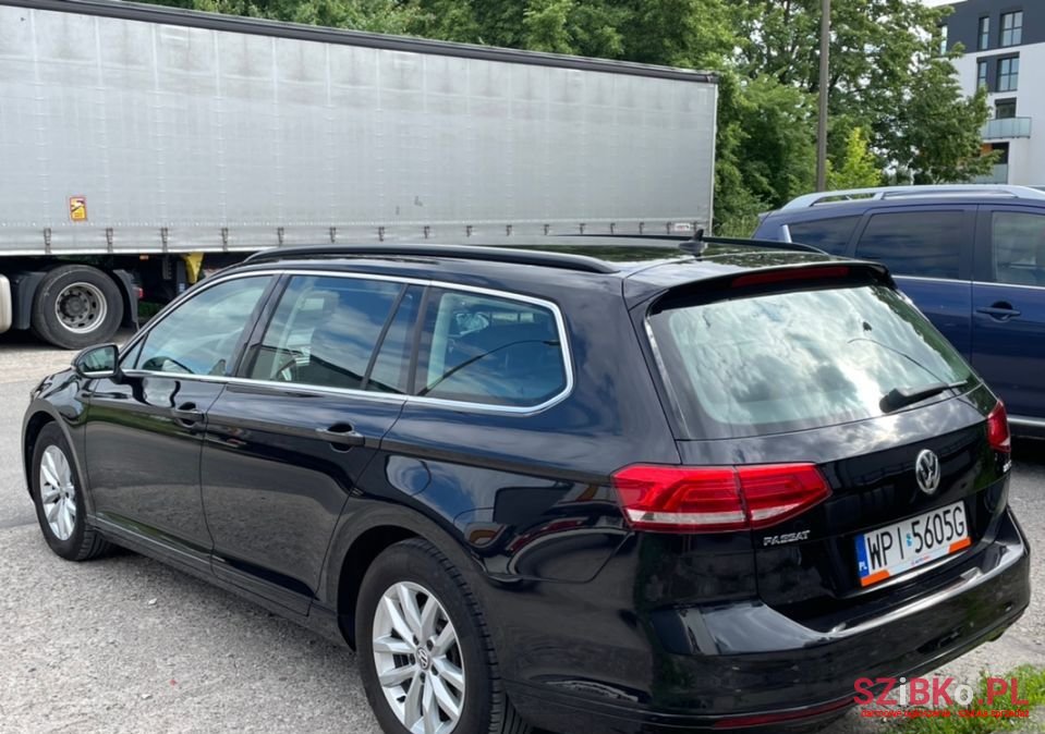 2017' Volkswagen Passat photo #4