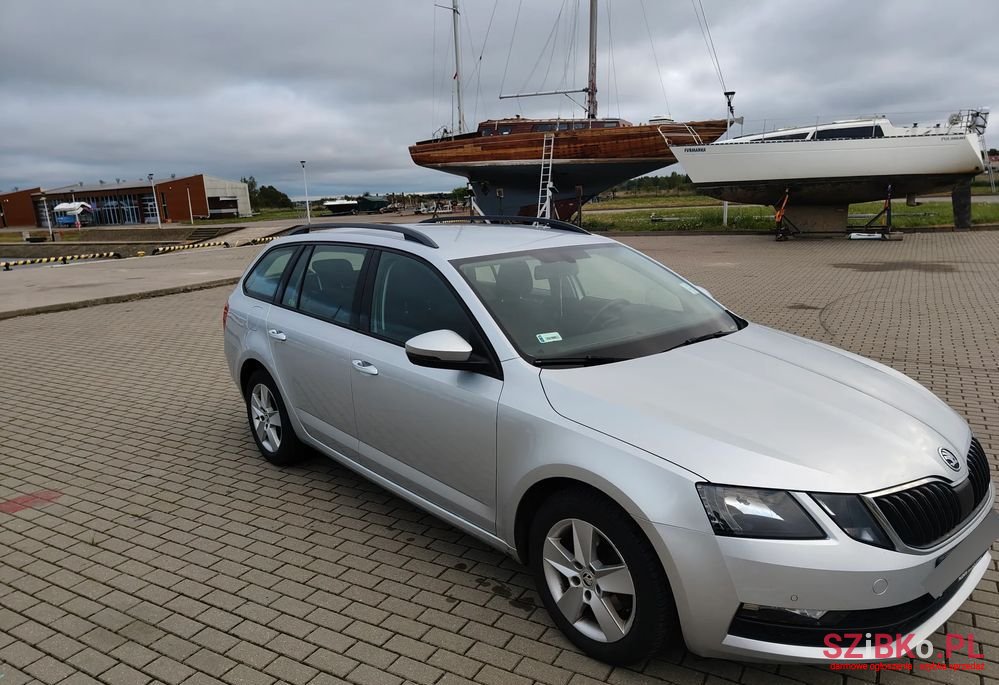2018' Skoda Octavia 1.6 Tdi Ambition photo #3
