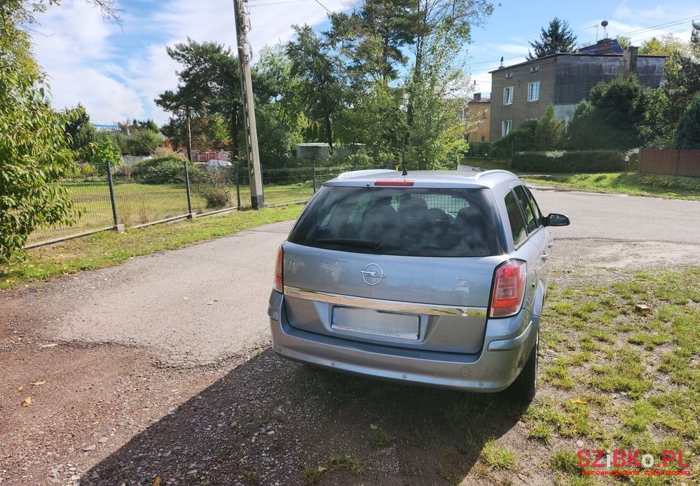 2009' Opel Astra 1.8 Caravan Edition Plus photo #4