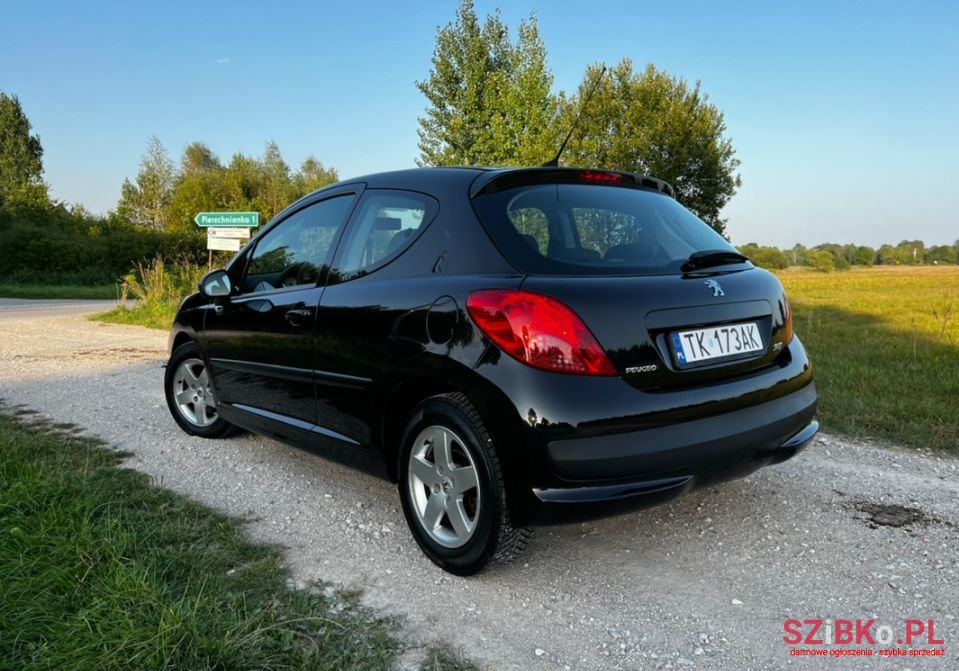 2007' Peugeot 207 Sporty photo #2