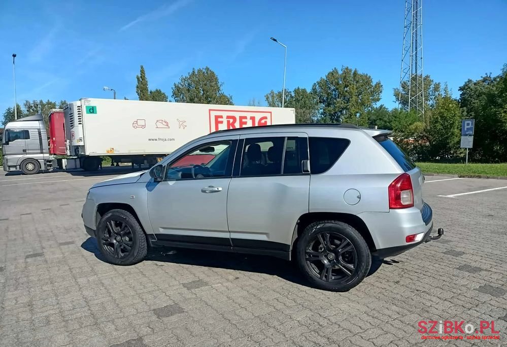 2012' Jeep Compass 2.2I Crd 4X2 North photo #6