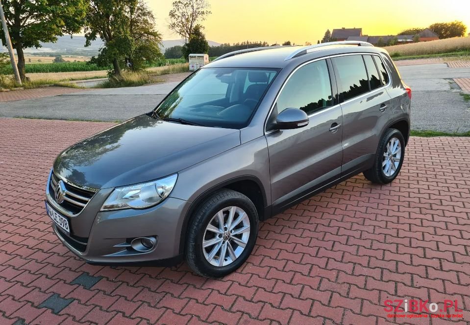 2009' Volkswagen Tiguan photo #5