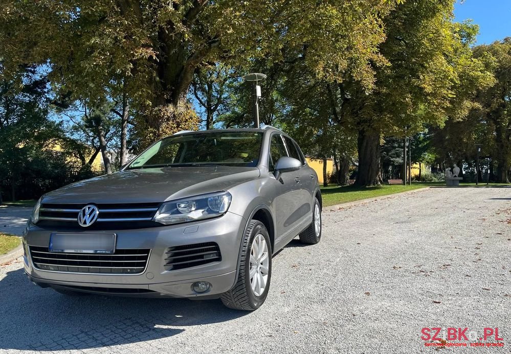 2012' Volkswagen Touareg photo #1