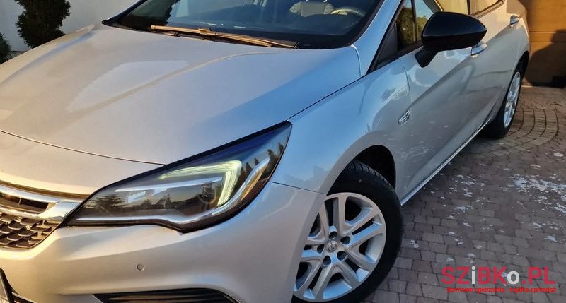 2018' Opel Astra photo #3