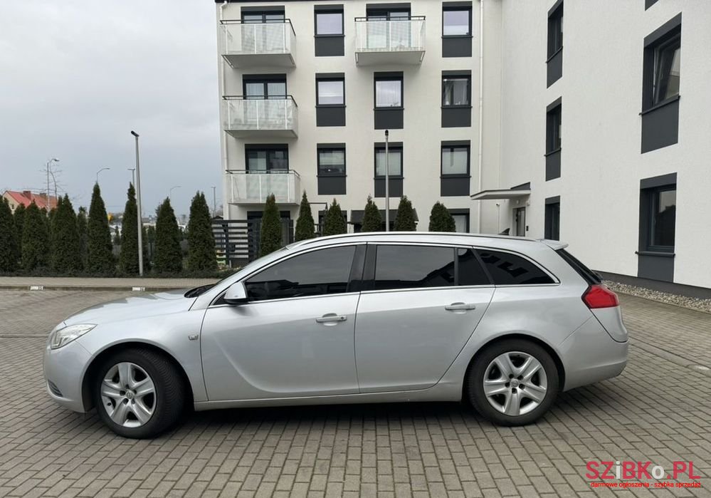 2010' Opel Insignia photo #6