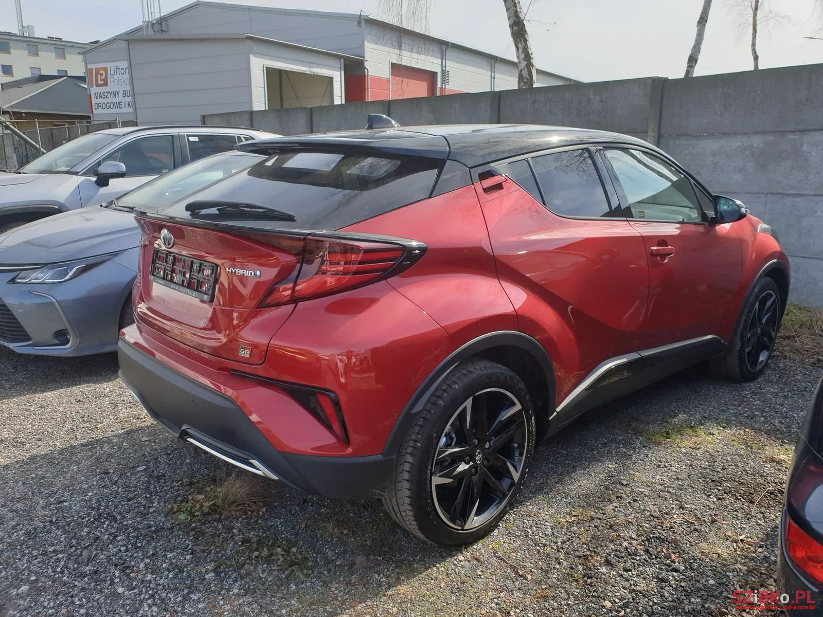 2023' Toyota C-HR photo #2