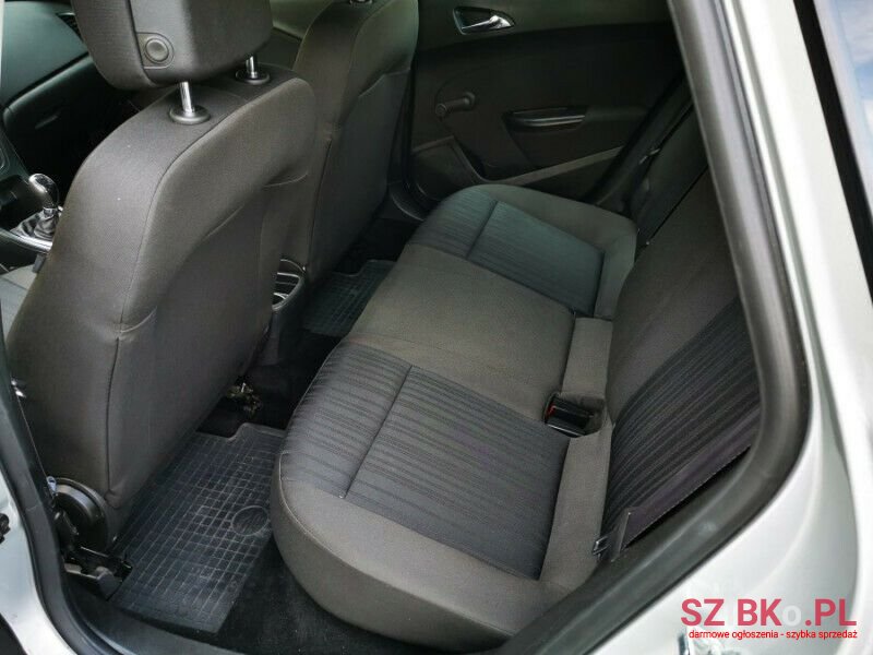 2014' Opel Astra photo #3