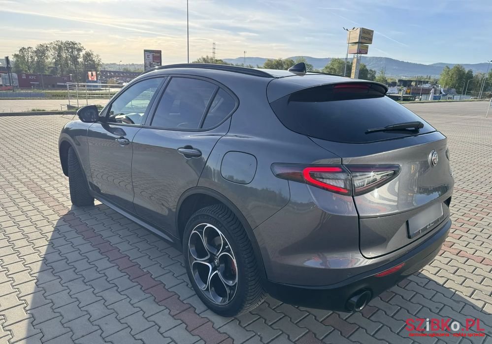 2023' Alfa Romeo Stelvio photo #2