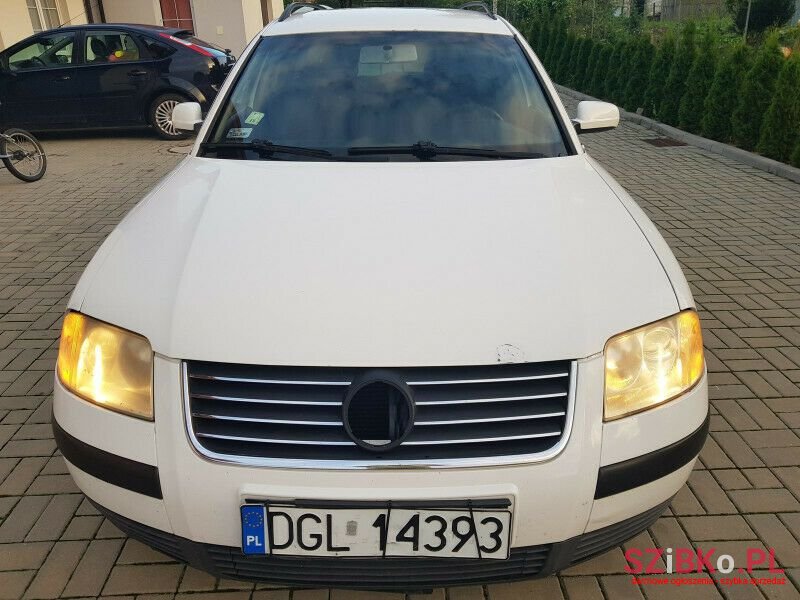 2003' Volkswagen Passat photo #5