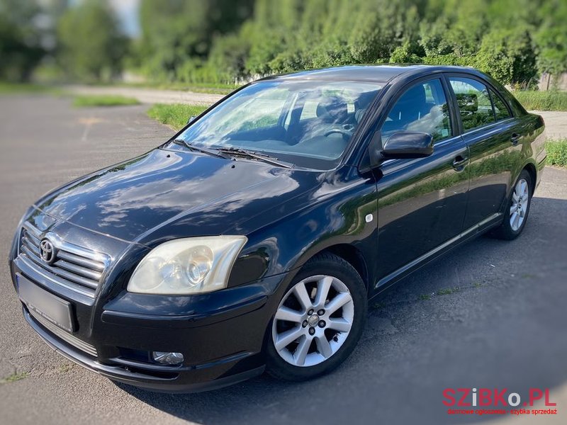 2004' Toyota Avensis photo #2