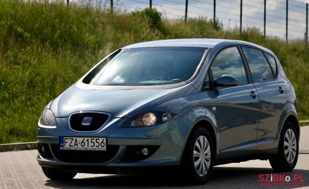 2004' SEAT Altea photo #2