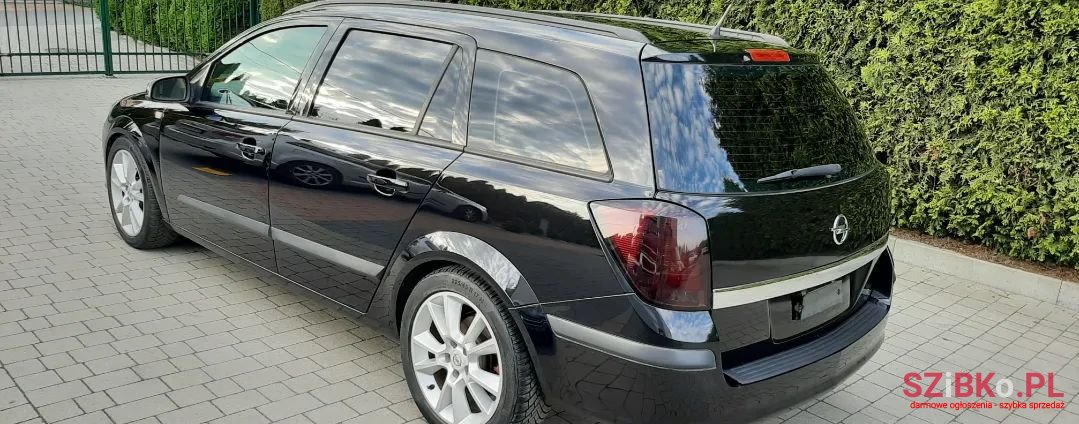 2004' Opel Astra Sport photo #4