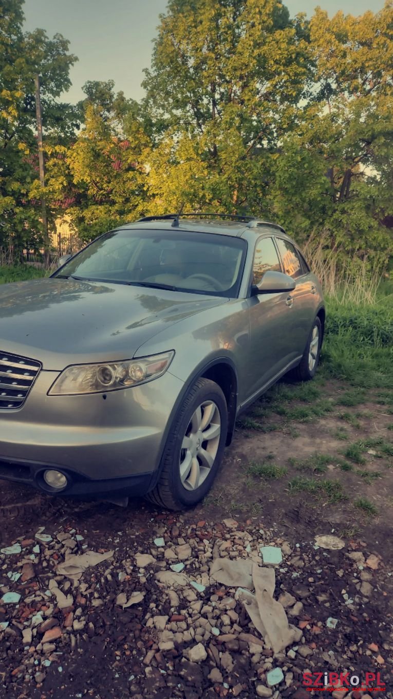 2005' Infiniti FX photo #2