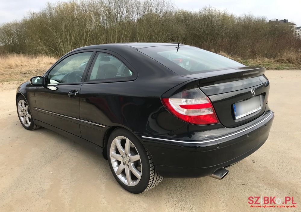2005' Mercedes-Benz C-Class photo #4