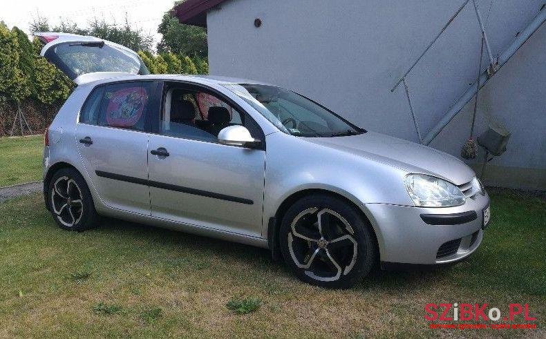 2005' Volkswagen Golf photo #1