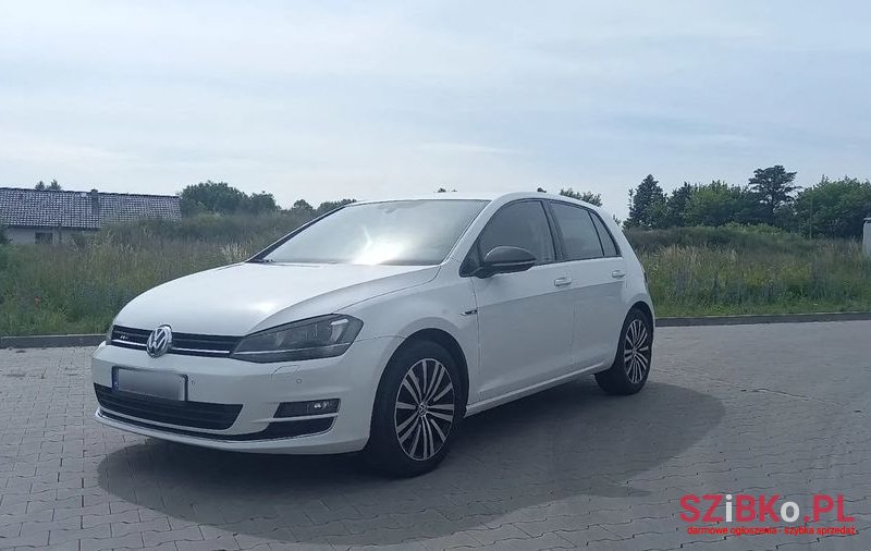 2012' Volkswagen Golf photo #6