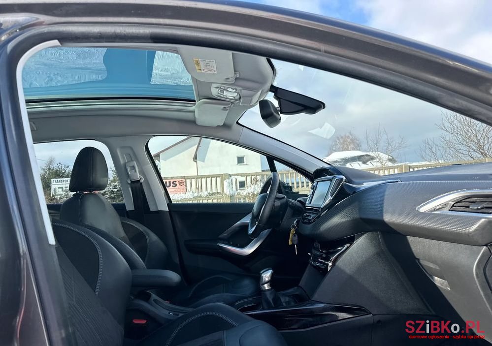 2019' Peugeot 2008 Puretech photo #6