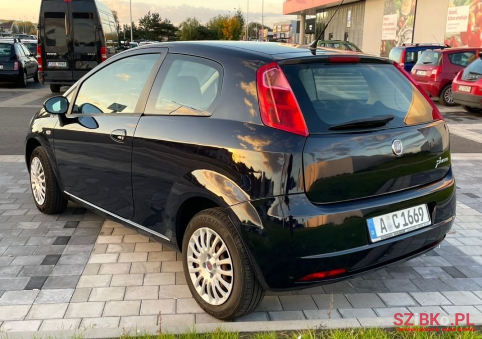 2009' Fiat Grande Punto photo #2