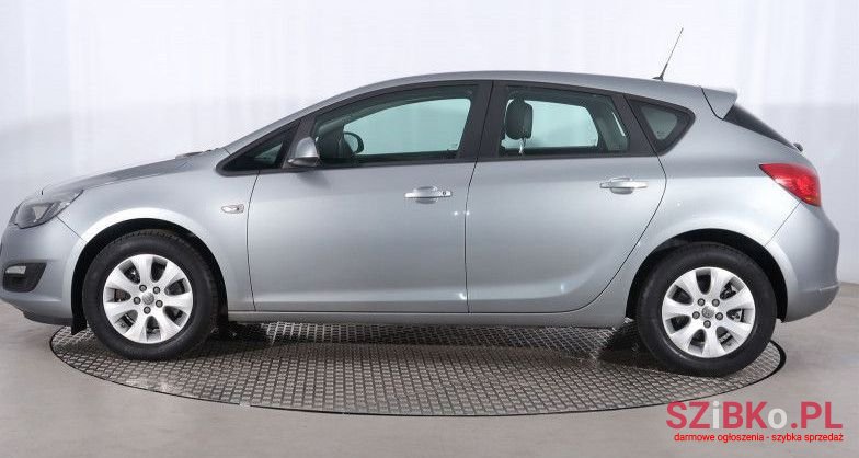 2015' Opel Astra photo #2