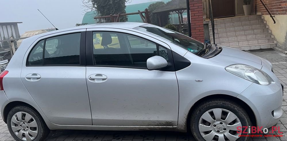 2008' Toyota Yaris 1.0 Luna A/C photo #4