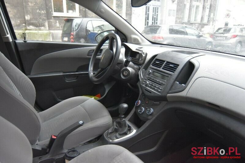 2013' Chevrolet Aveo photo #6