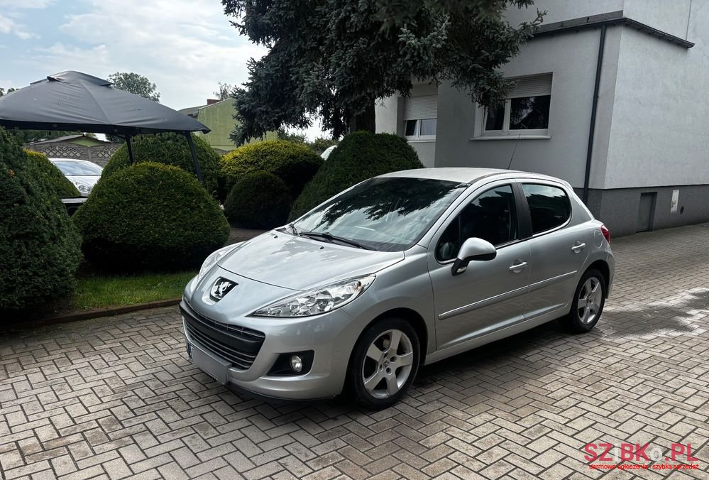 2011' Peugeot 207 photo #2