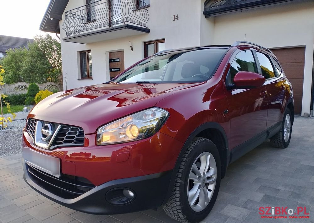 2010' Nissan Qashqai+2 photo #2