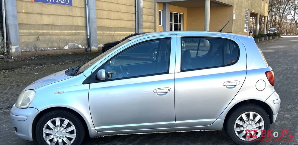 2004' Toyota Yaris 1.0 Luna Mm photo #5