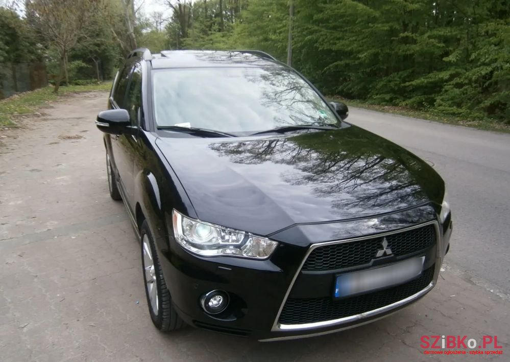 2010' Mitsubishi Outlander photo #4