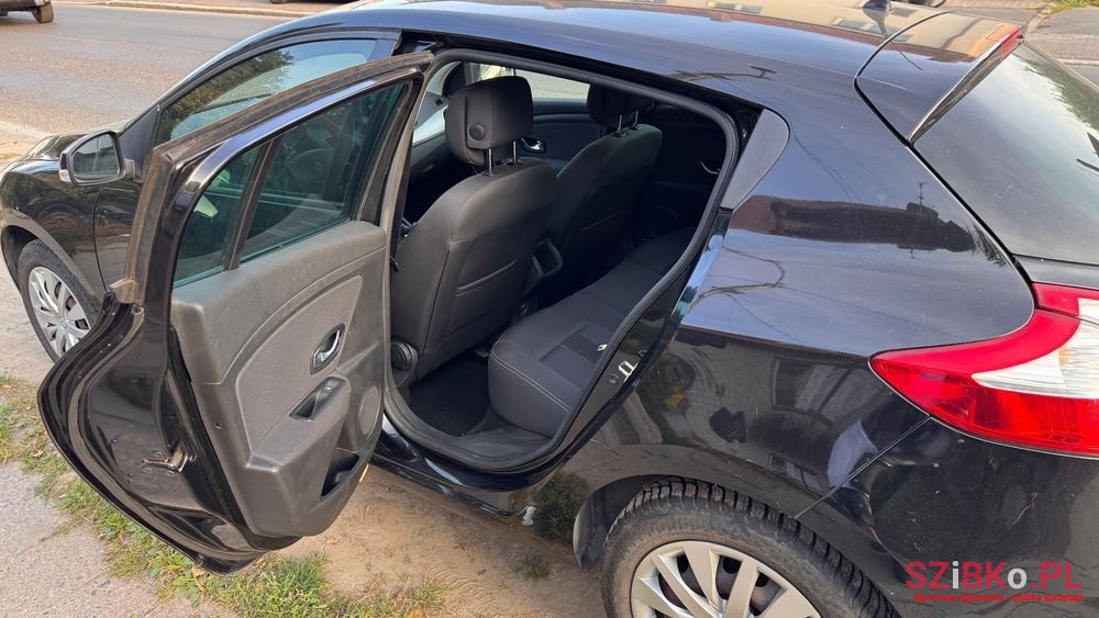 2010' Renault Megane Tce 130 Dynamique photo #4