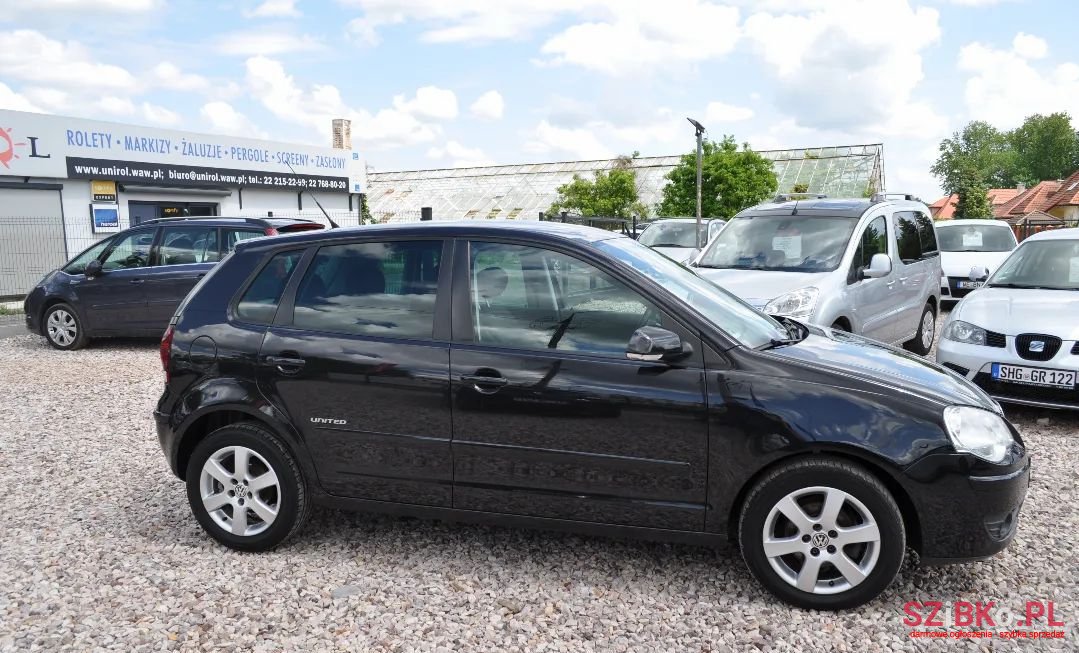 2008' Volkswagen Polo photo #4