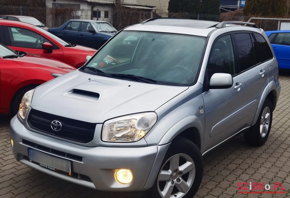 2005' Toyota RAV4 photo #2