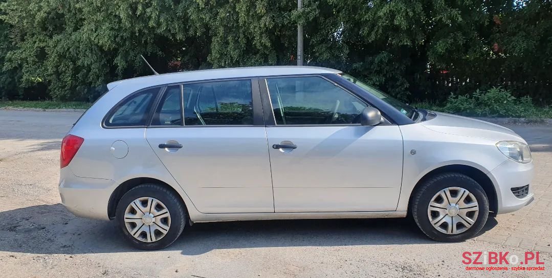 2011' Skoda Fabia photo #6
