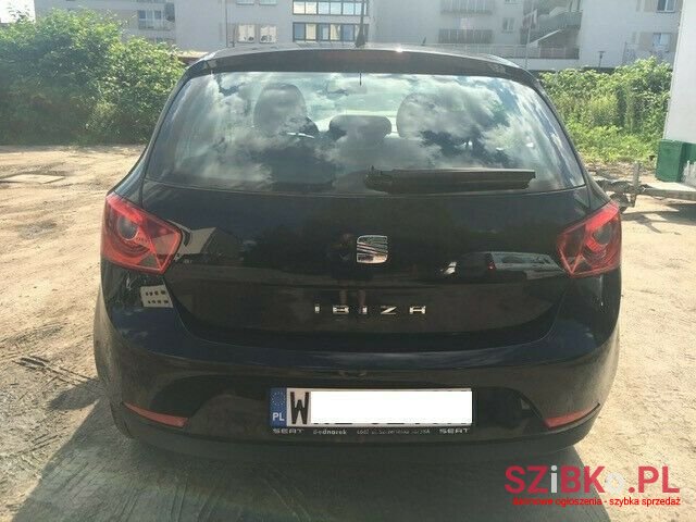 2010' SEAT Ibiza photo #2