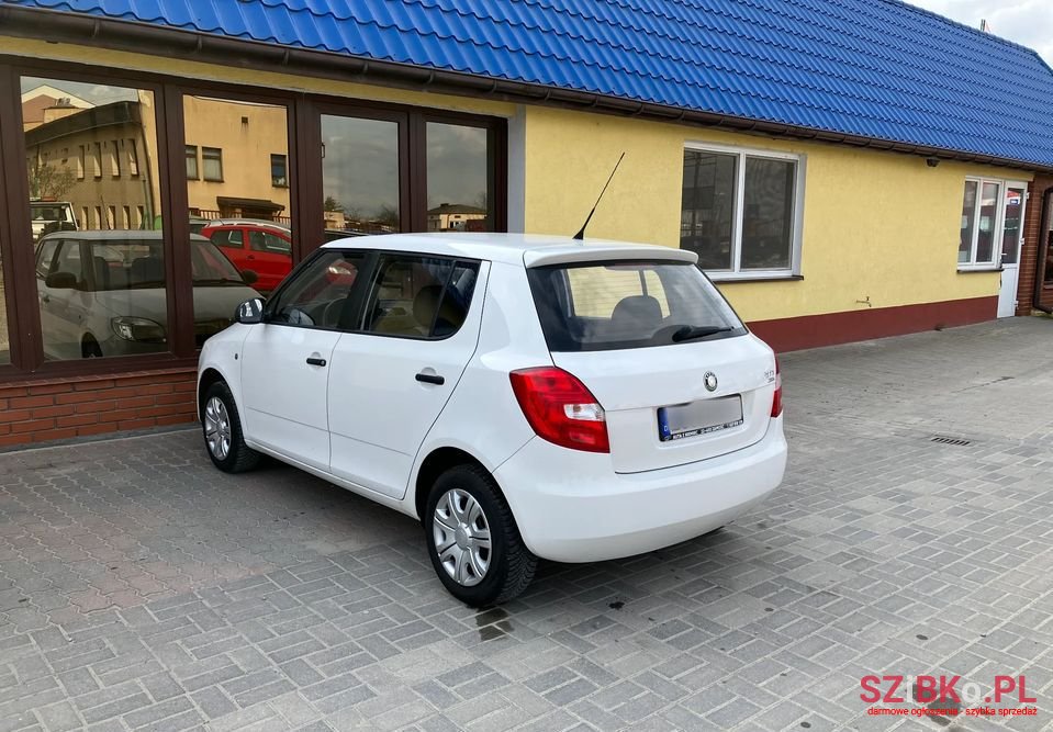 2009' Skoda Fabia photo #4